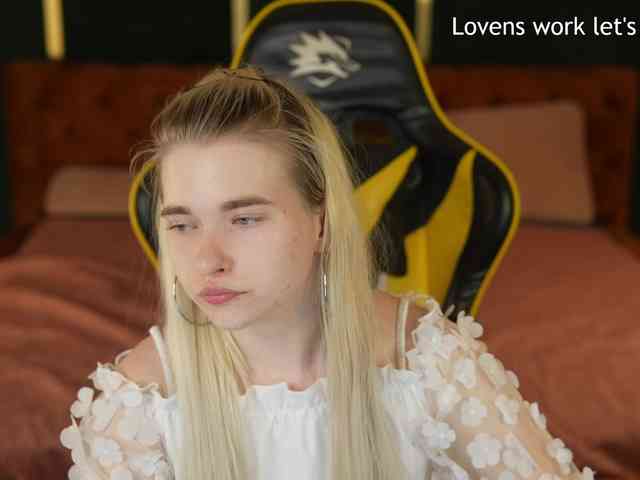 Ava054