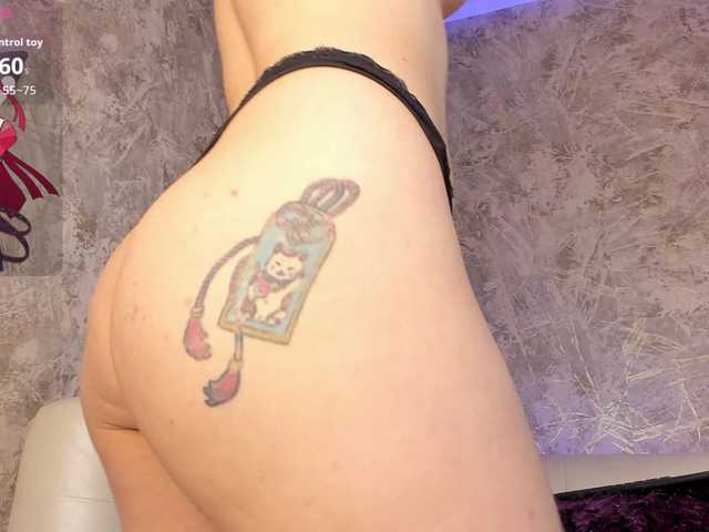 CherryAllen live cam on BongaCams