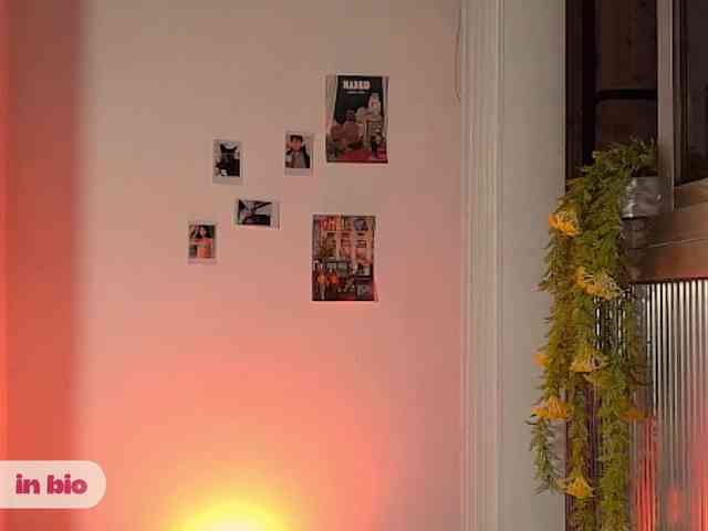 bonniessecretgarden webcam