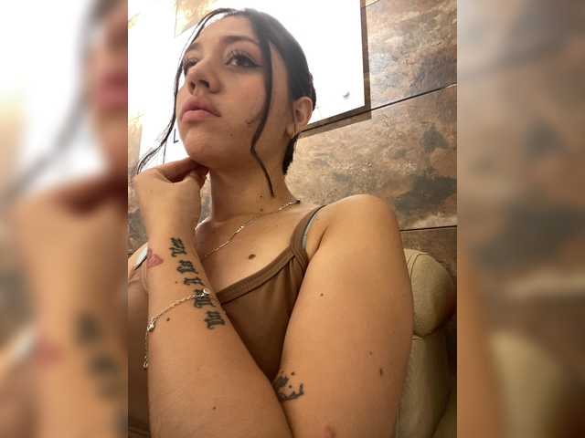 CheryelFoxx live cam on BongaCams