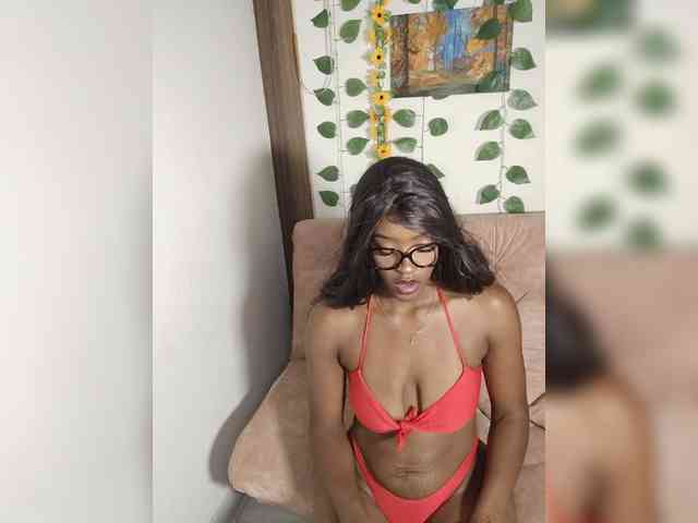 Nahomy27 webcam
