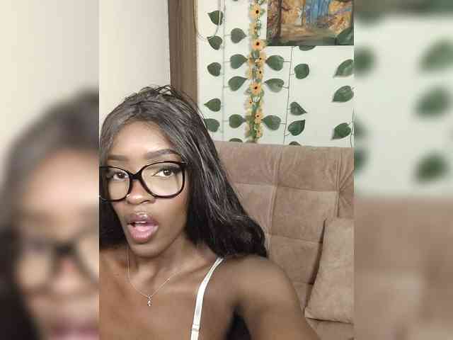 Nahomy27 webcam