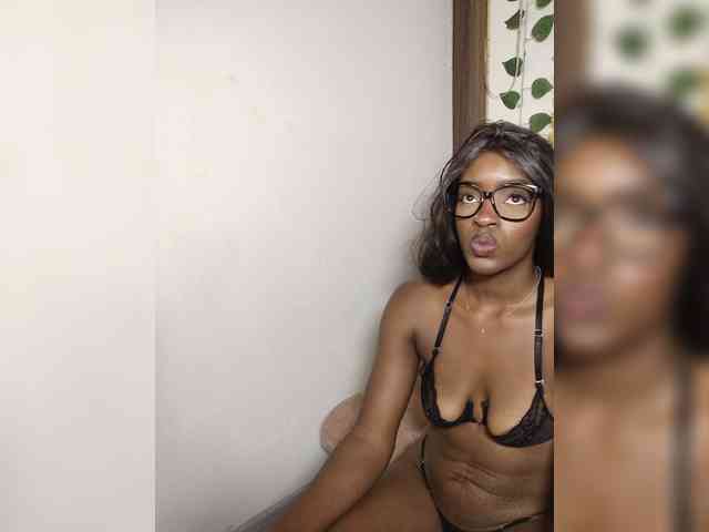 Nahomy27 webcam