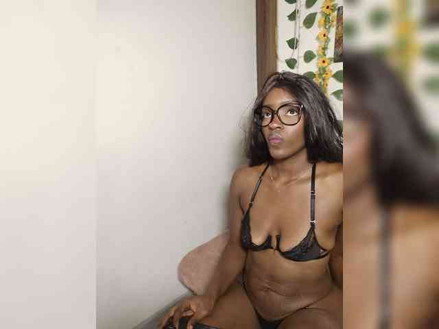 Nahomy27 webcam