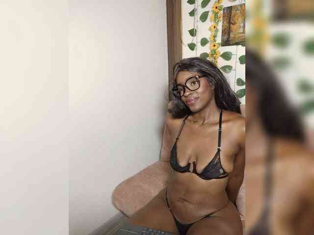 Nahomy27 webcam