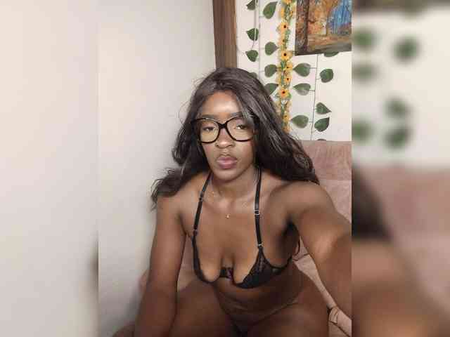 Nahomy27 webcam