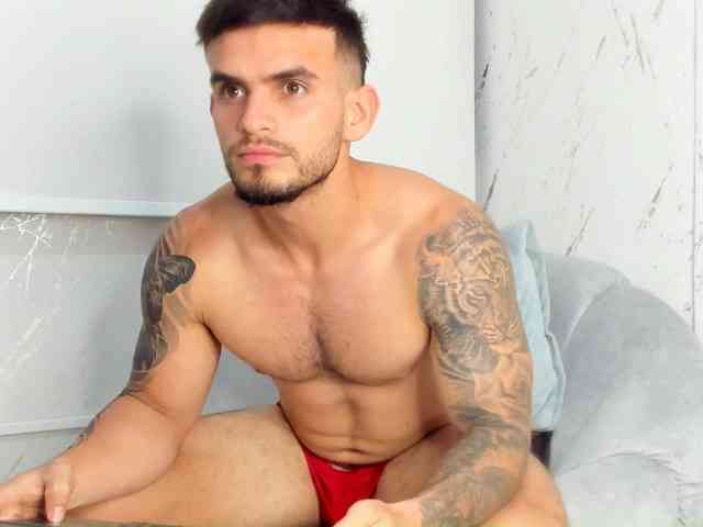 RICARDOGO19 Sex Cam Show
