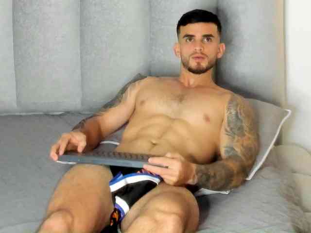RICARDOGO19 Sex Cam Show