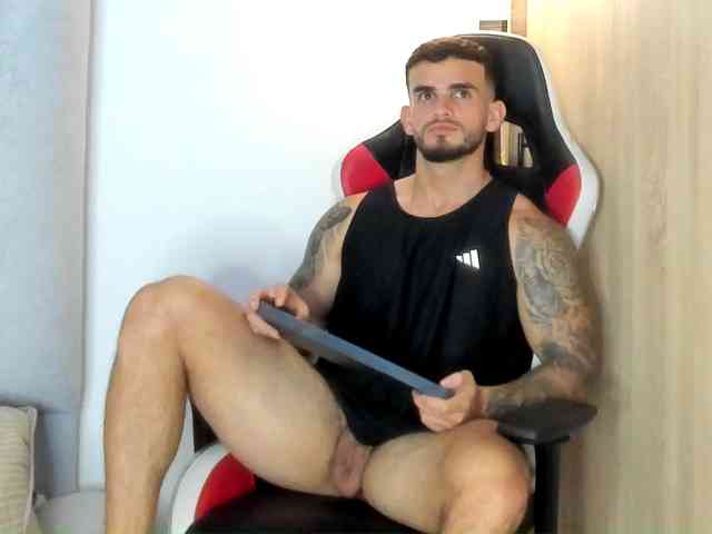 RICARDOGO19 Sex Cam Show
