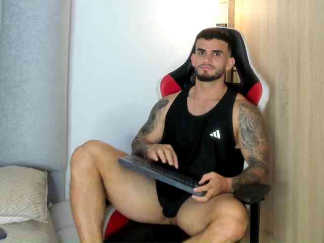 RICARDOGO19 Sex Cam Show