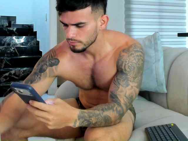 RICARDOGO19 Sex Cam Show