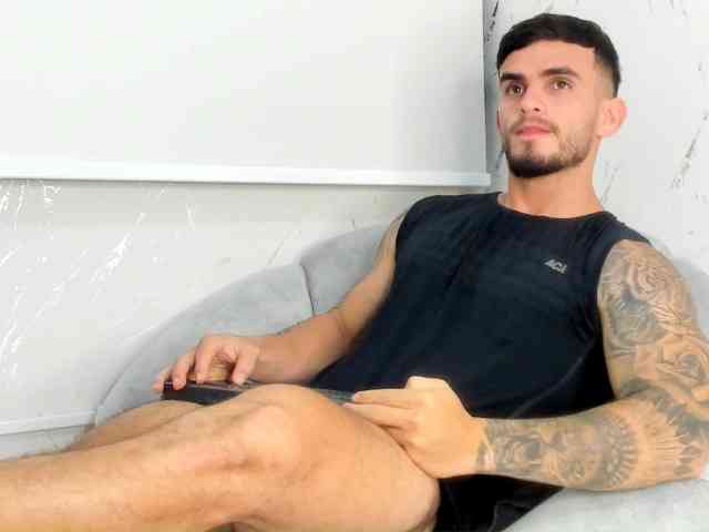 RICARDOGO19 Sex Cam Show
