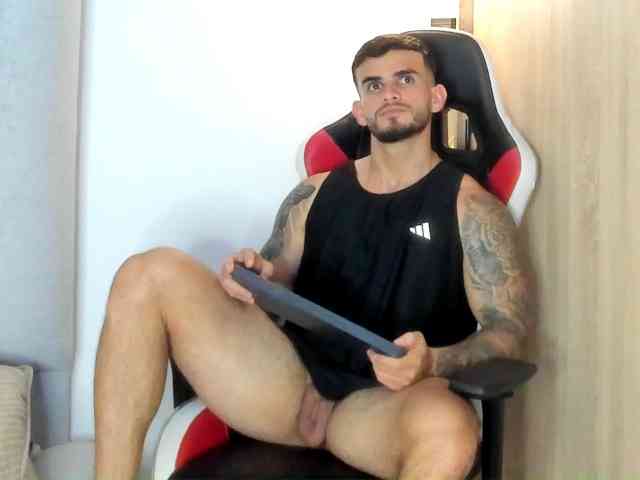RICARDOGO19 Sex Cam Show