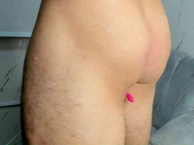 RICARDOGO19 Sex Cam Show