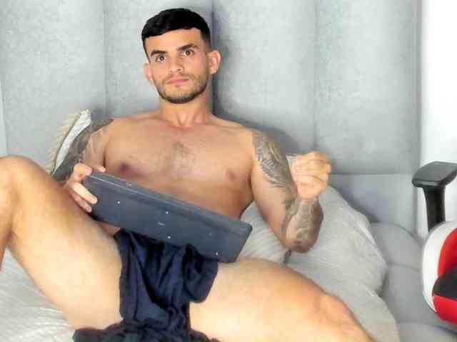 RICARDOGO19 Live Webcam on BongaCams