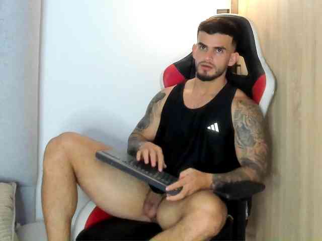 RICARDOGO19 Sex Cam Show