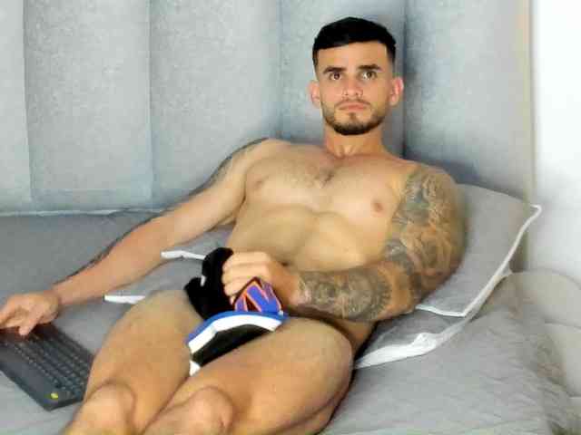 RICARDOGO19 Sex Cam Show