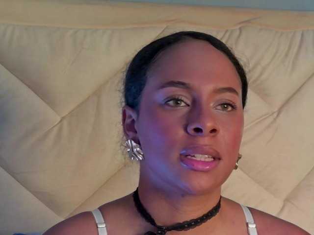 Madeleinxxx live cam on BongaCams