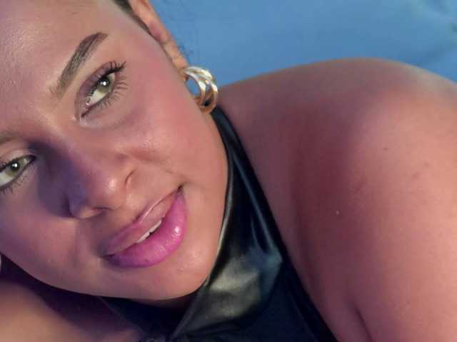 Madeleinxxx live cam on BongaCams