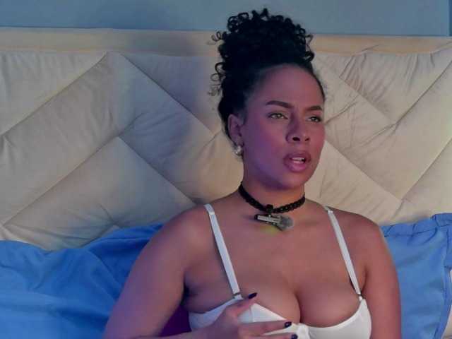 Madeleinxxx live cam on BongaCams