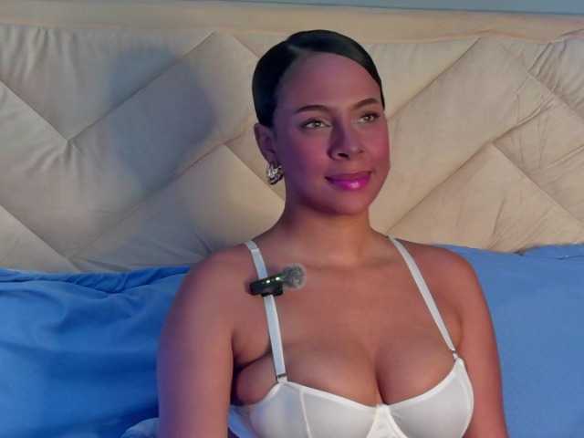 Madeleinxxx live cam on BongaCams