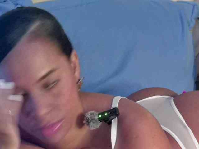 Madeleinxxx webcam