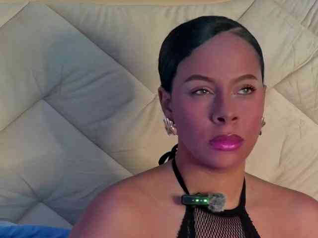 Madeleinxxx webcam