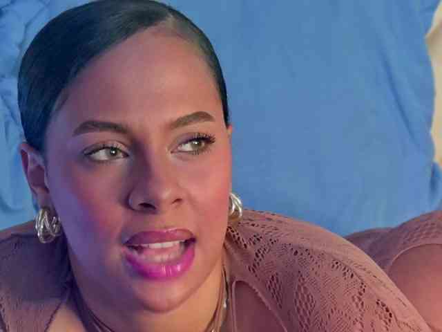 Madeleinxxx webcam