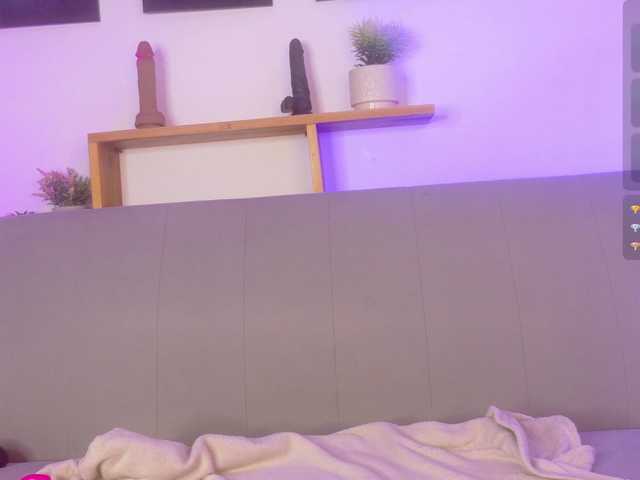 sophia-brunette live cam on BongaCams