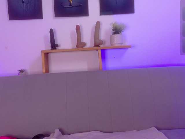 sophia-brunette live cam preview