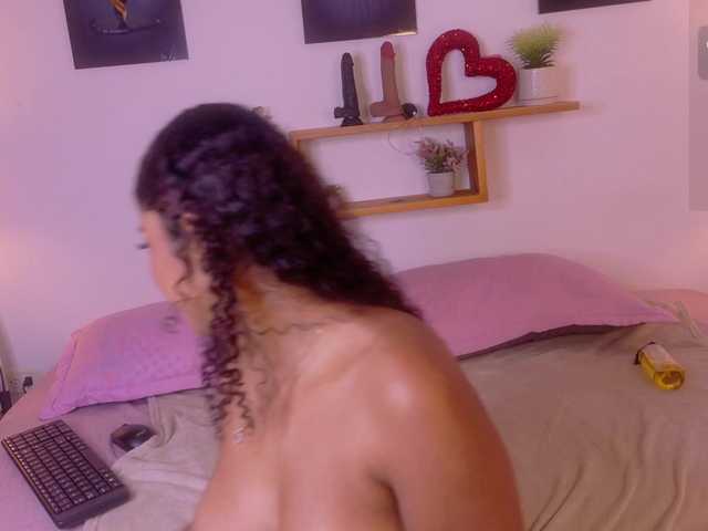 sophia-brunette live sex show