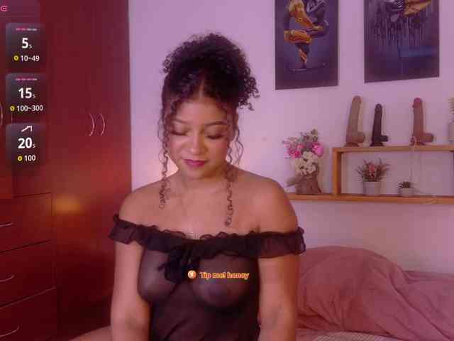 sophia-brunette webcam