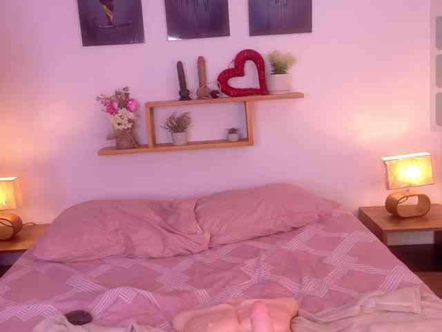 sophia-brunette webcam