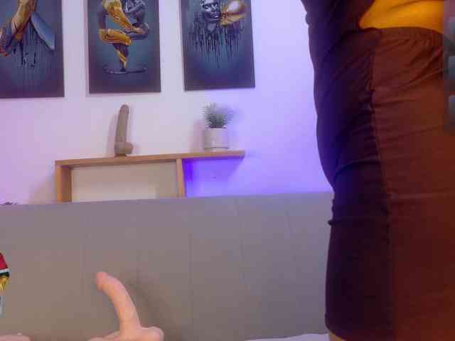 sophia-brunette webcam