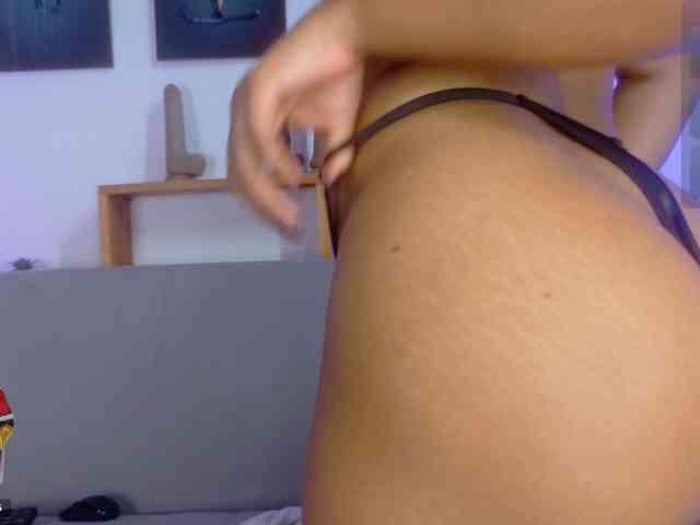sophia-brunette webcam