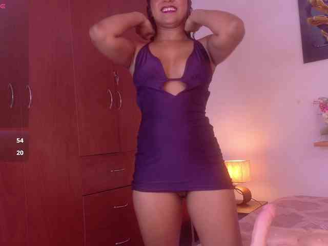 sophia-brunette webcam