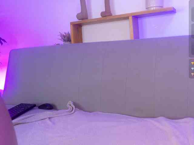 sophia-brunette webcam