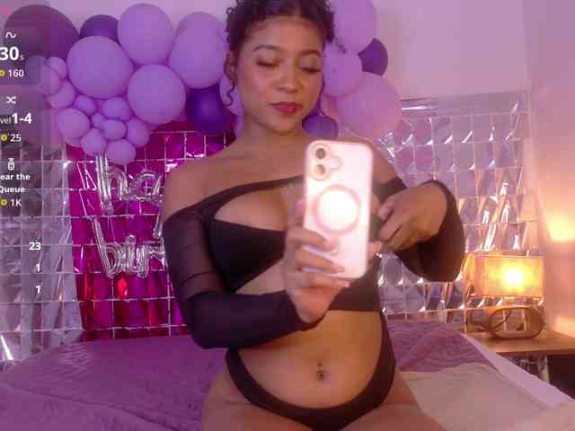 sophia-brunette webcam
