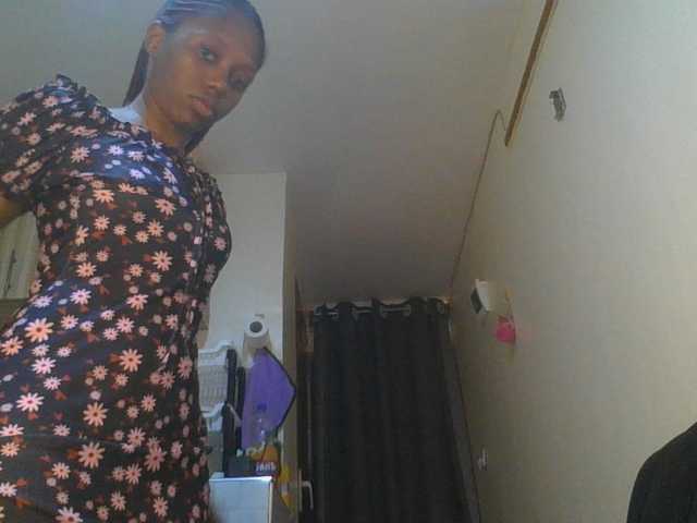 Juicygirl98 live cam on BongaCams