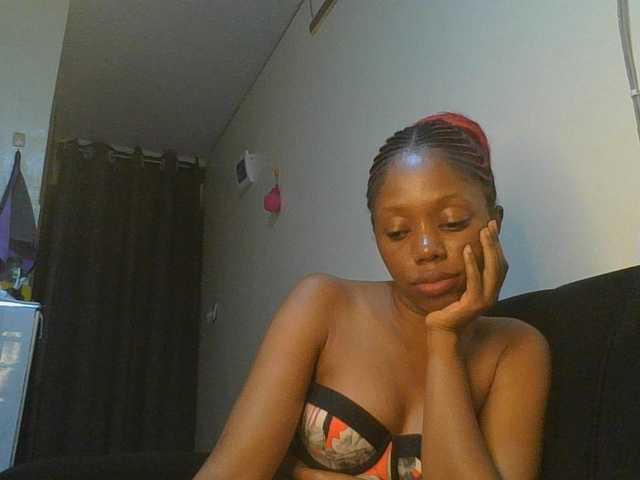Juicygirl98 live cam on BongaCams