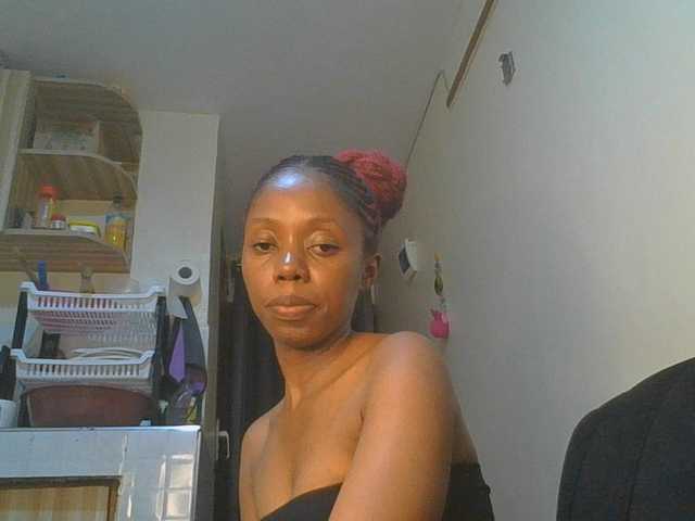 Juicygirl98 live cam on BongaCams