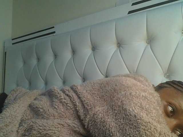 Juicygirl98 Live Cam on BongaCams