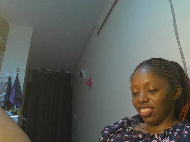 Juicygirl98 live cam on BongaCams