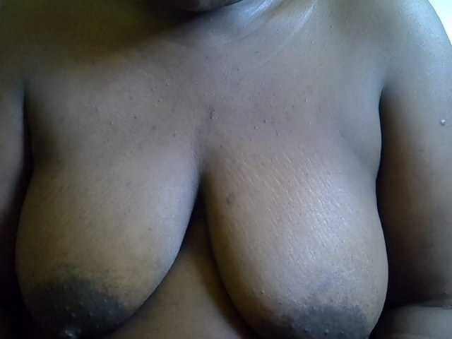 Juicygirl98 live cam on BongaCams