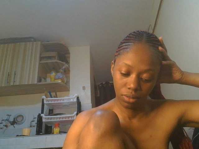 Juicygirl98 live cam on BongaCams