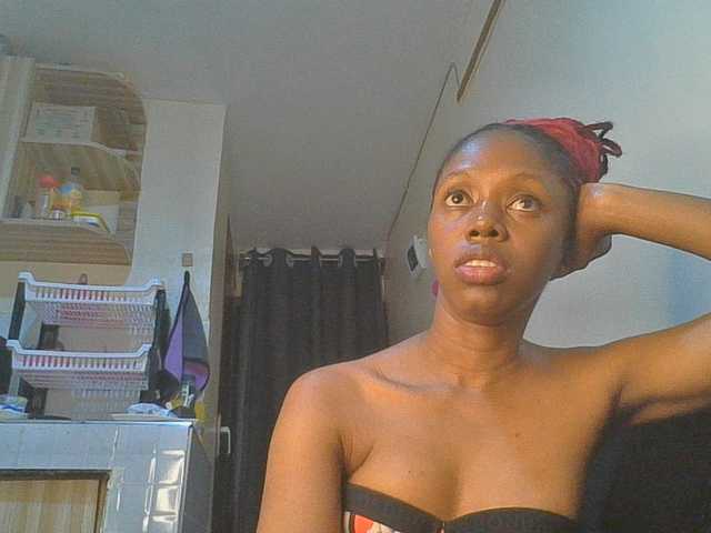 Juicygirl98 live cam on BongaCams