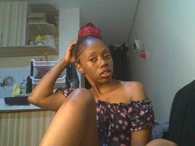 Juicygirl98 live cam on BongaCams