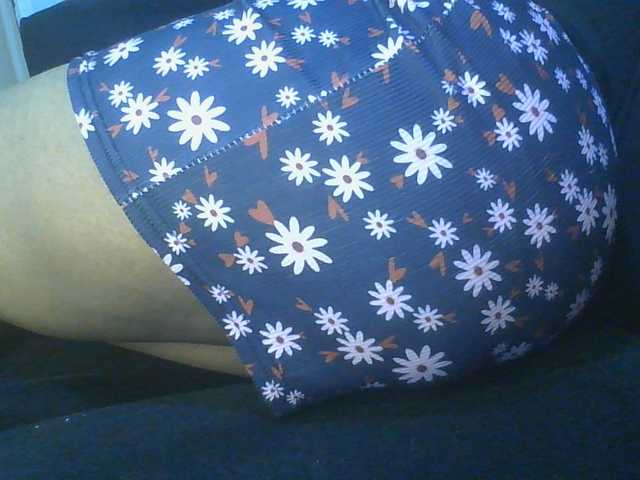 Juicygirl98 live cam on BongaCams