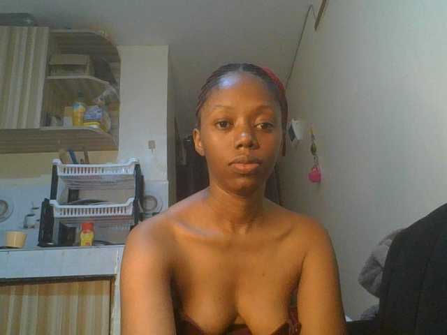 Juicygirl98 live cam on BongaCams