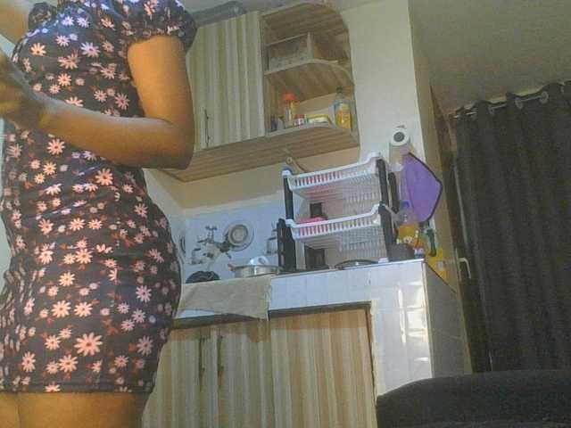 Juicygirl98 live cam on BongaCams